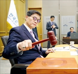 [테샛 공부합시다] 주요국은 긴축에서 완화로 통화정책 전환 중