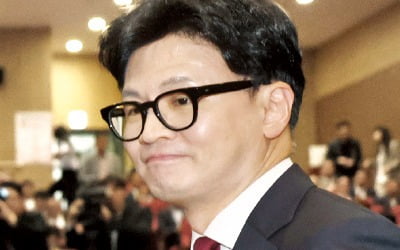 텃밭 지킨 한동훈, 재보선 다음날 "김카지노 노말 공개활동 중단해야"