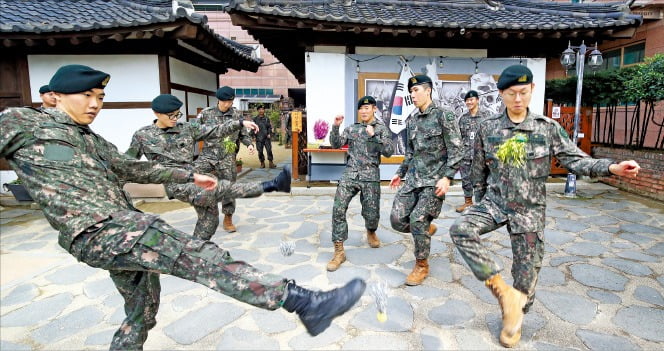 [포토] 누가누가 잘 차나