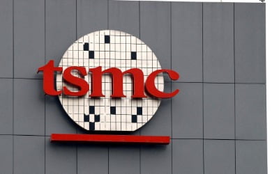 TSMC,"AI칩 수요 강세 지속에 3분기 매출 39% 급증"