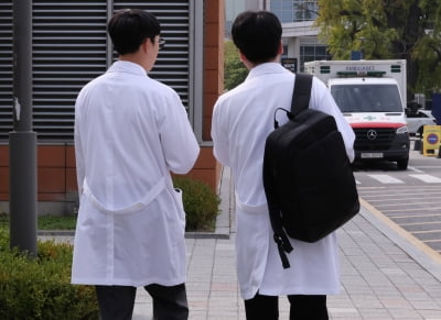 대학병원 전문의 사직 러시...올해 2757명 짐 쌌다