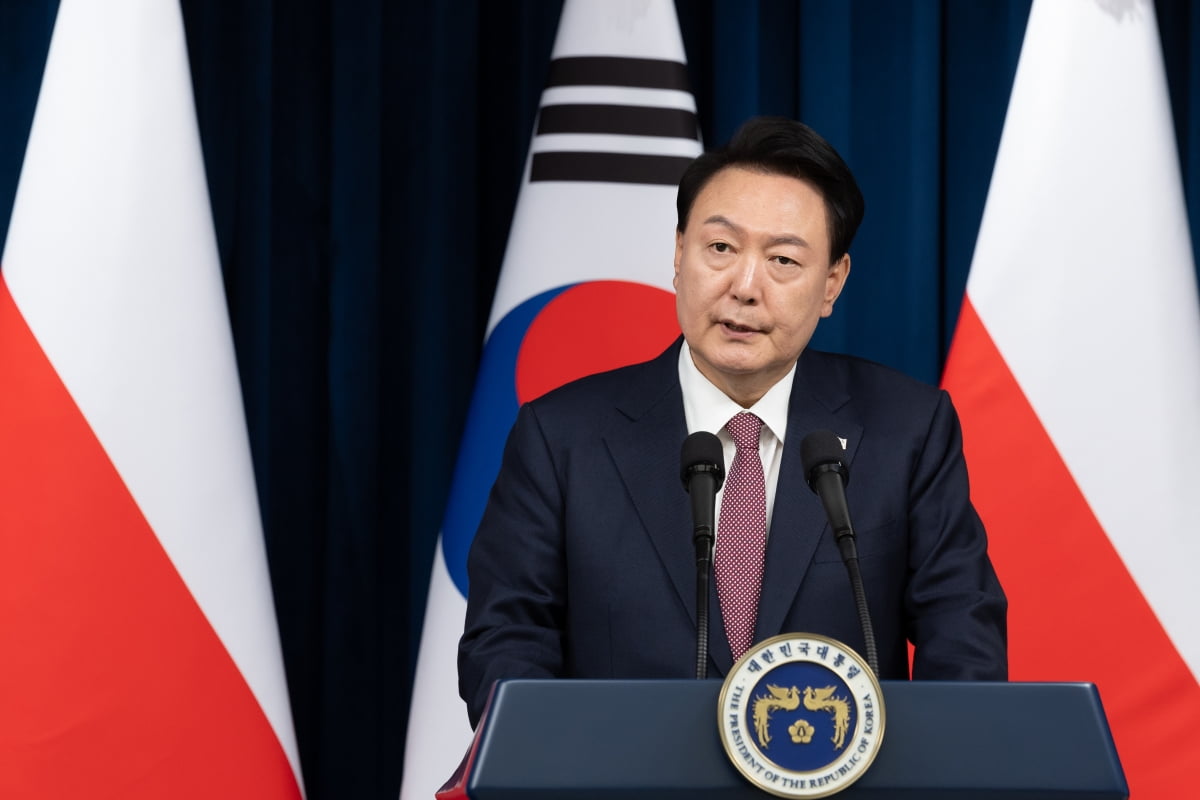 윤석열 대통령이 24일 서울 용산 대통령실 청사에서 한-폴란드 공동 언론 발표를 하고 있다. /2024.10.24 대통령실 제공
