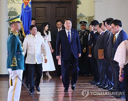 尹 "한-필리핀 관계 새 장 열어…전략적 동반자 관계 수립"