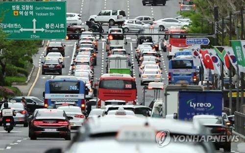 "고금리에 차 안 산다"…1∼3분기 신차 등록 대수 11년 만에 최소