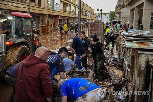 스페인 대홍수에 최소 95명 사망…"기후변화 뉴노멀에 적응실패"