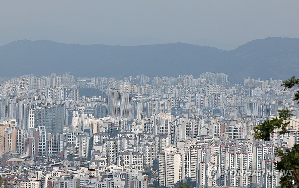 '文보다 못한 尹'…'270만 공급' 지킬수 있나