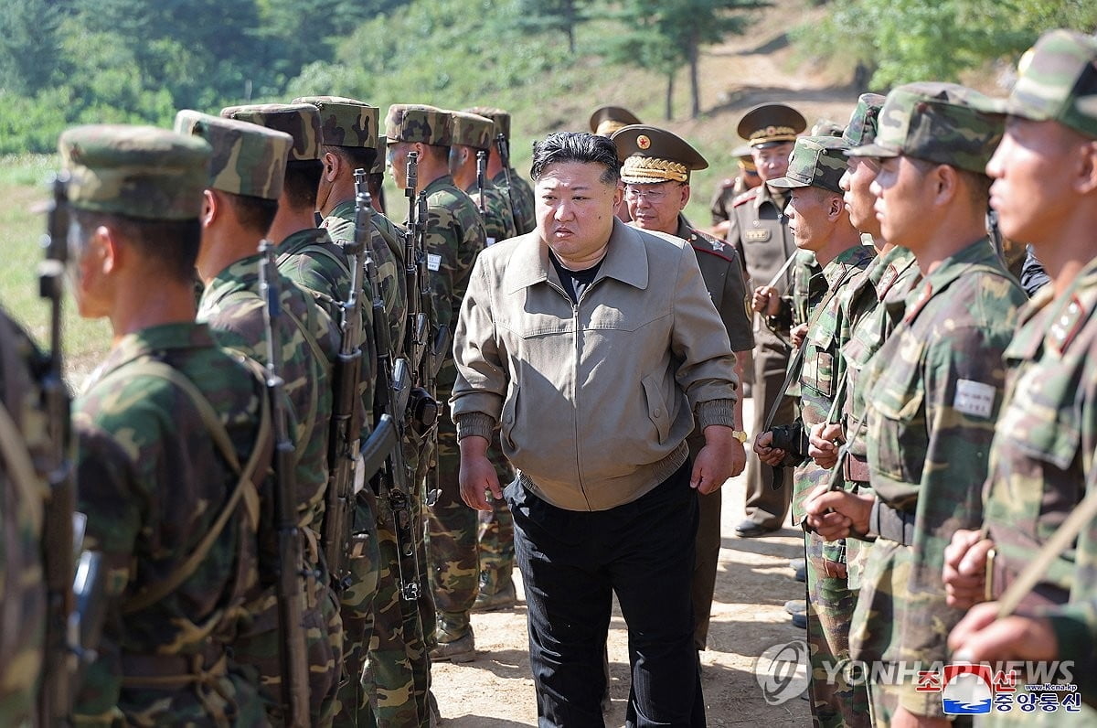 김정은, 윤 대통령에 "온전치 못한 사람"