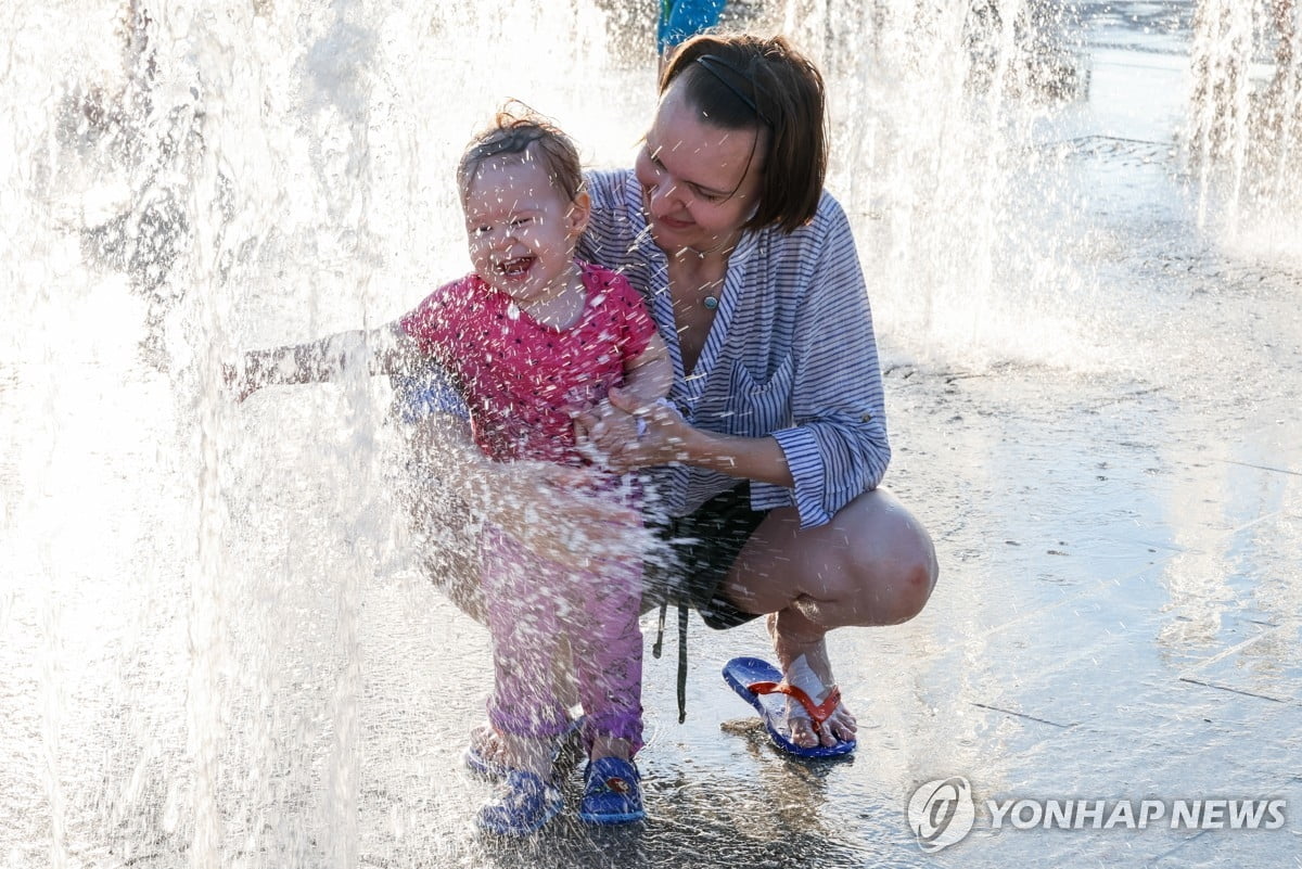 아무리 저출산이라지만…"애 없으면 과세"