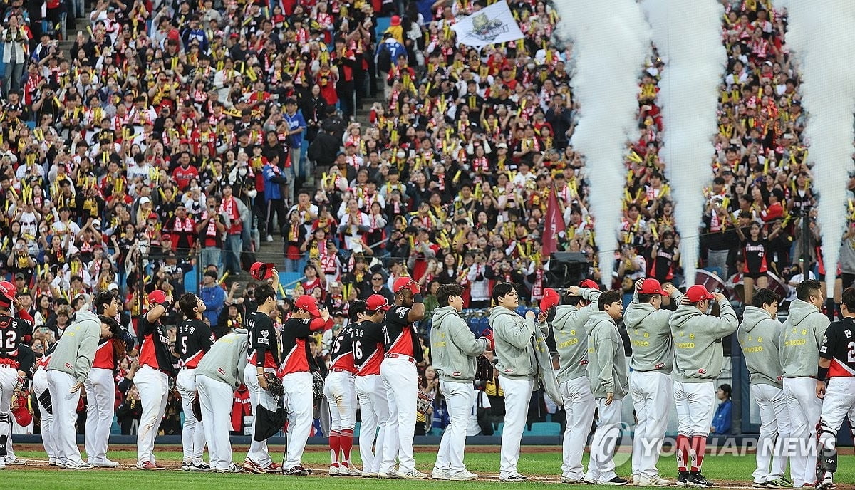 ⚽欧冠半场：特狮失误致加西亚染红 亚马尔低射破门 十人巴萨1-1暂平摩纳哥