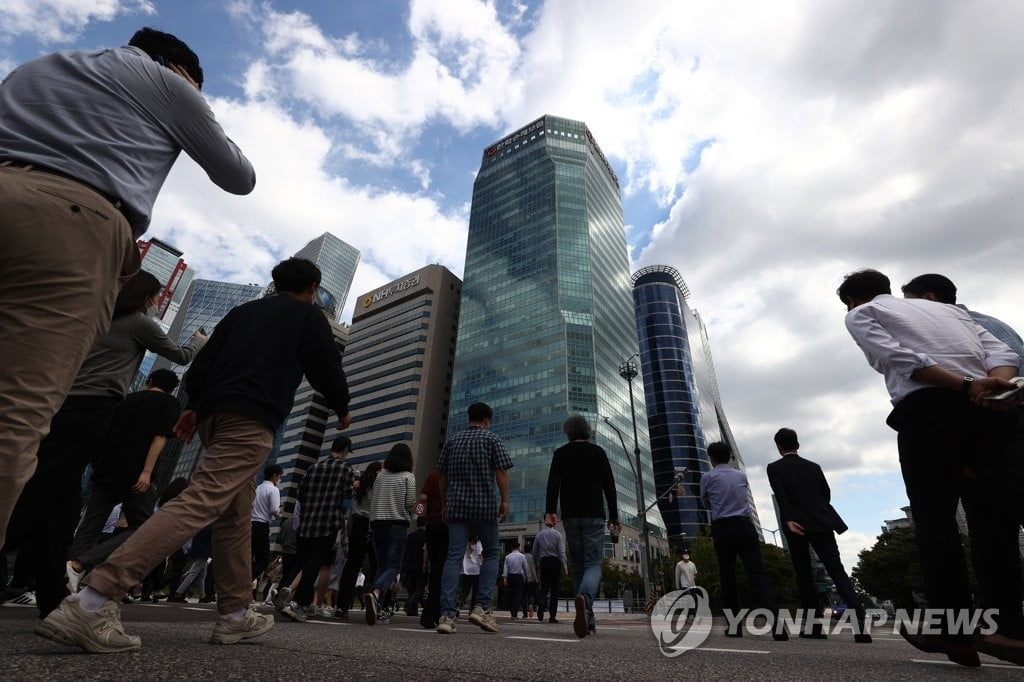 "1,600만원 vs 5억8,000만원"…자영업자도 '천양지차'