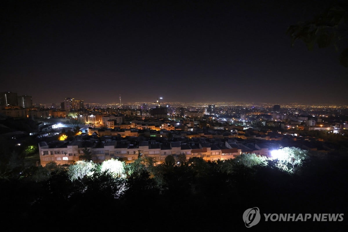 이란, 자국민에 "이스라엘 공습 영상 공유시 엄벌"