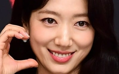 Park Shin-hye to Throw First Pitch at KIA Champions Field Amidst 'The Judge from Hell' Success