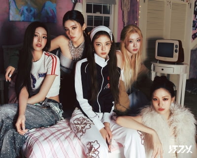 '리아 복귀' 있지(ITZY), 오늘(15일) 컴백…드디어 완전체 출격