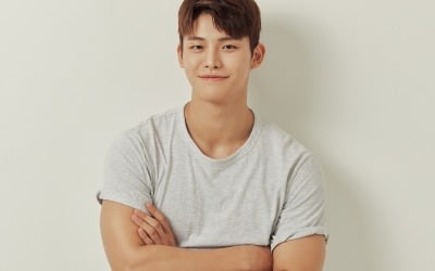 "20대 신인 중 몸 제일 좋아"…'185cm 90kg' 김태정, 마술사에서 배우 전향한 이유 [TEN스타필드]