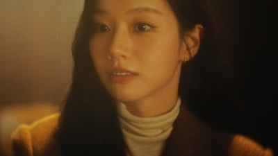 덕선이 머리 많이 길었네…혜리, 존박 '꿈처럼' 뮤비 의리 출격