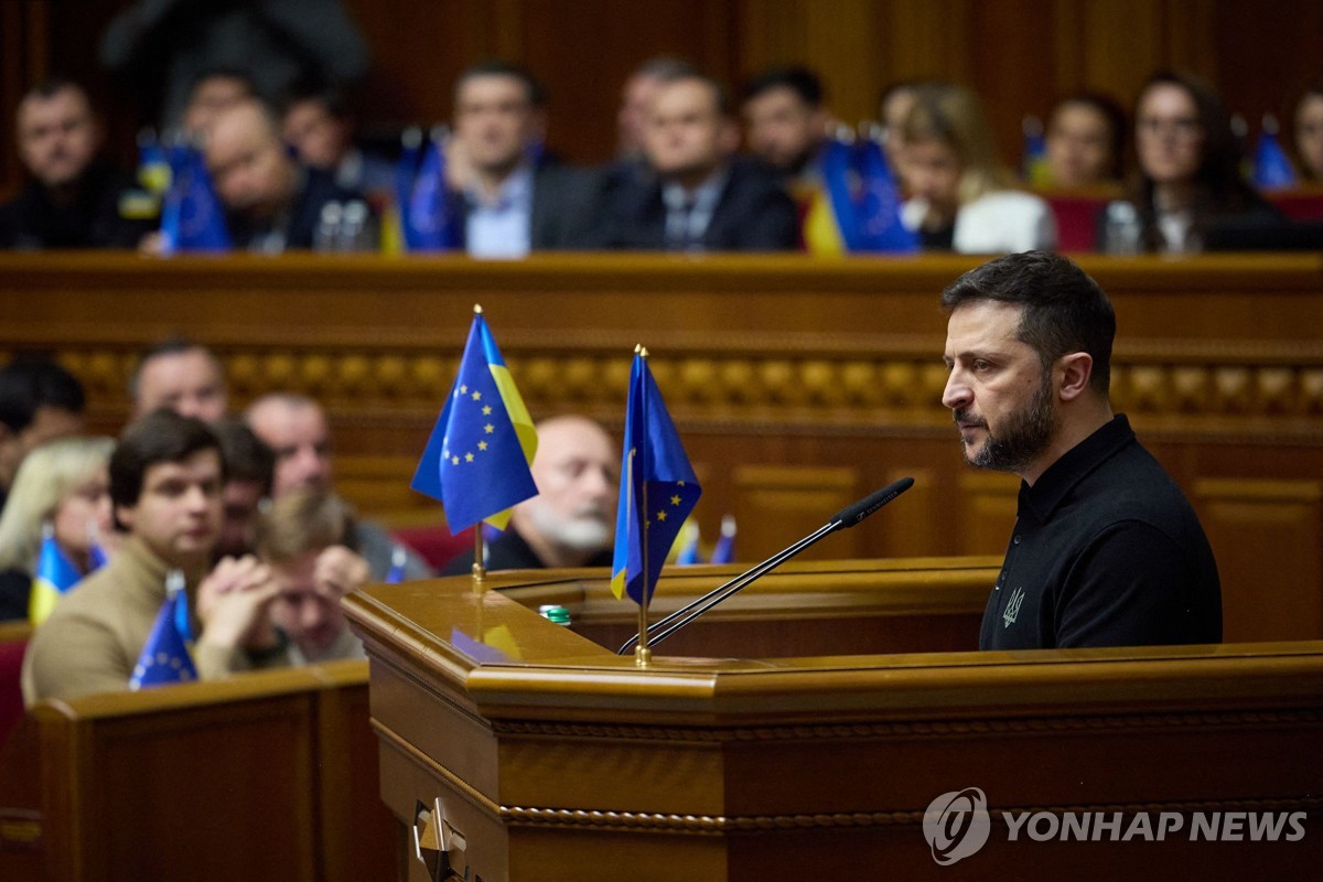 젤렌스키 "러시아에 北 인력 지원 확인…사실상 참전"