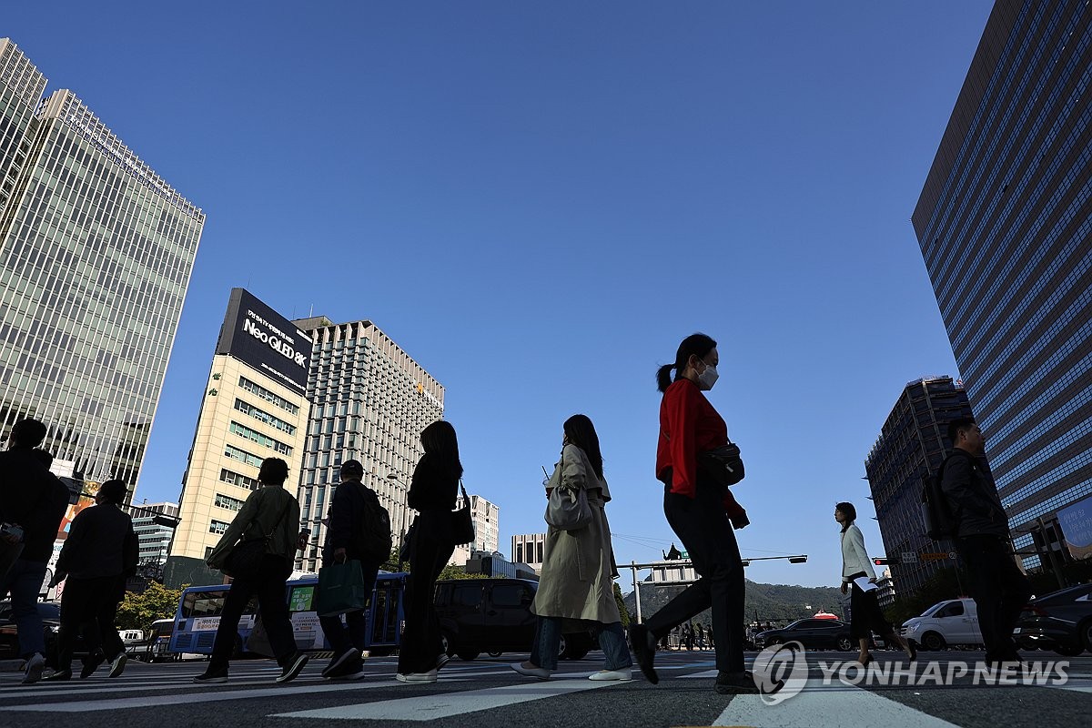 출근길 찬바람에 기온 '뚝'…중부 곳곳 아침 기온 10도 이하