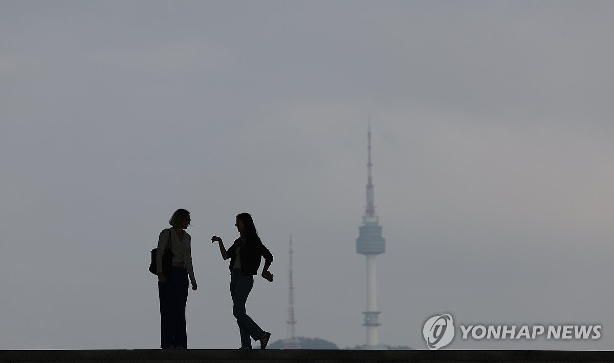 전국 흐리고 제주도 가끔 비…낮 최고 17∼23도