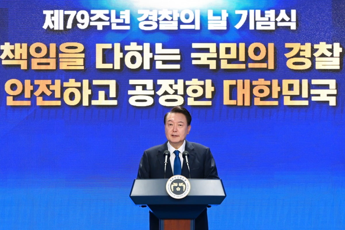 윤석열 대통령이 21일 서울 서대문구 사설 카지노청 참수리홀에서 열린 79주년 사설 카지노의 날 기념식에서 축사를 하고 있다.  [대통령실 제공] 사진=연합뉴스