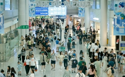 "최대 성수기 망쳤다"…여행사, 티메프 여파에 3분기 실적도 고전