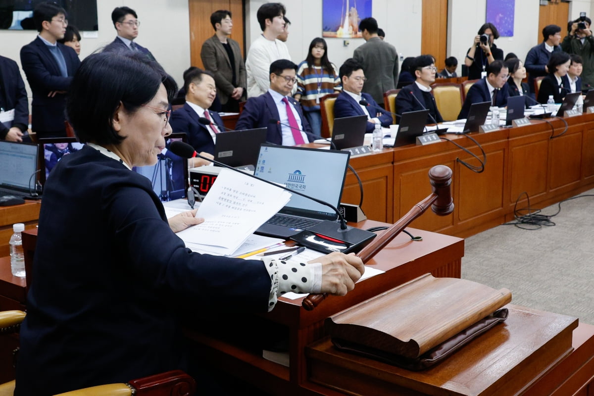 국회 과학기술정보방송통신위원회가 우오현 SM그룹 회장을 고발하기로 의결했다. 사진=뉴스1