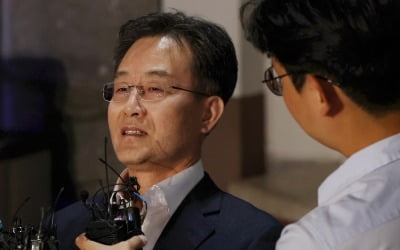 대장동 김만배, '50억 클럽' 박영수 딸에 11억 지급 부인