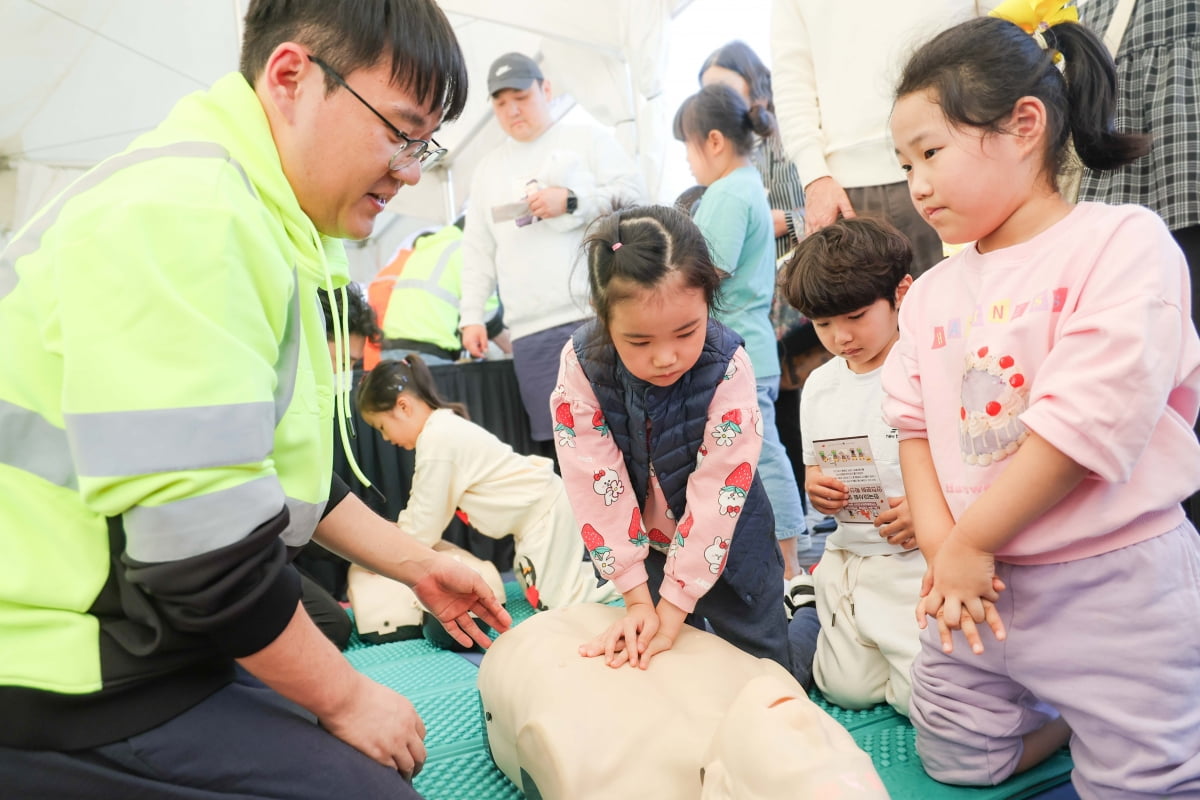 山东108-106险胜天津，球员评价：3人满分，4人及格，4人低迷