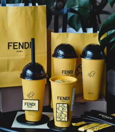 "이번 생 첫 펜디(FENDI)는 밀크티로"... 음료수라도 명품으로 마시겠다는 中 MZ세대들