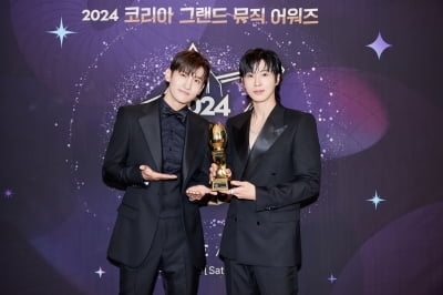 이게 바로 동방신기…KGMA '케이팝 레전더리 아티스트상' 영예