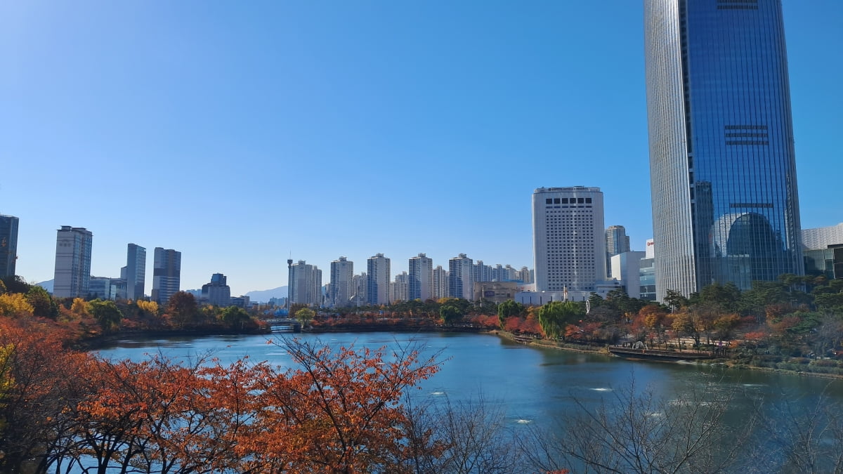 석촌호수 산책하다 미술 전시 관람…송파구, 22일 '더갤러리 호수' 개관 [메트로]