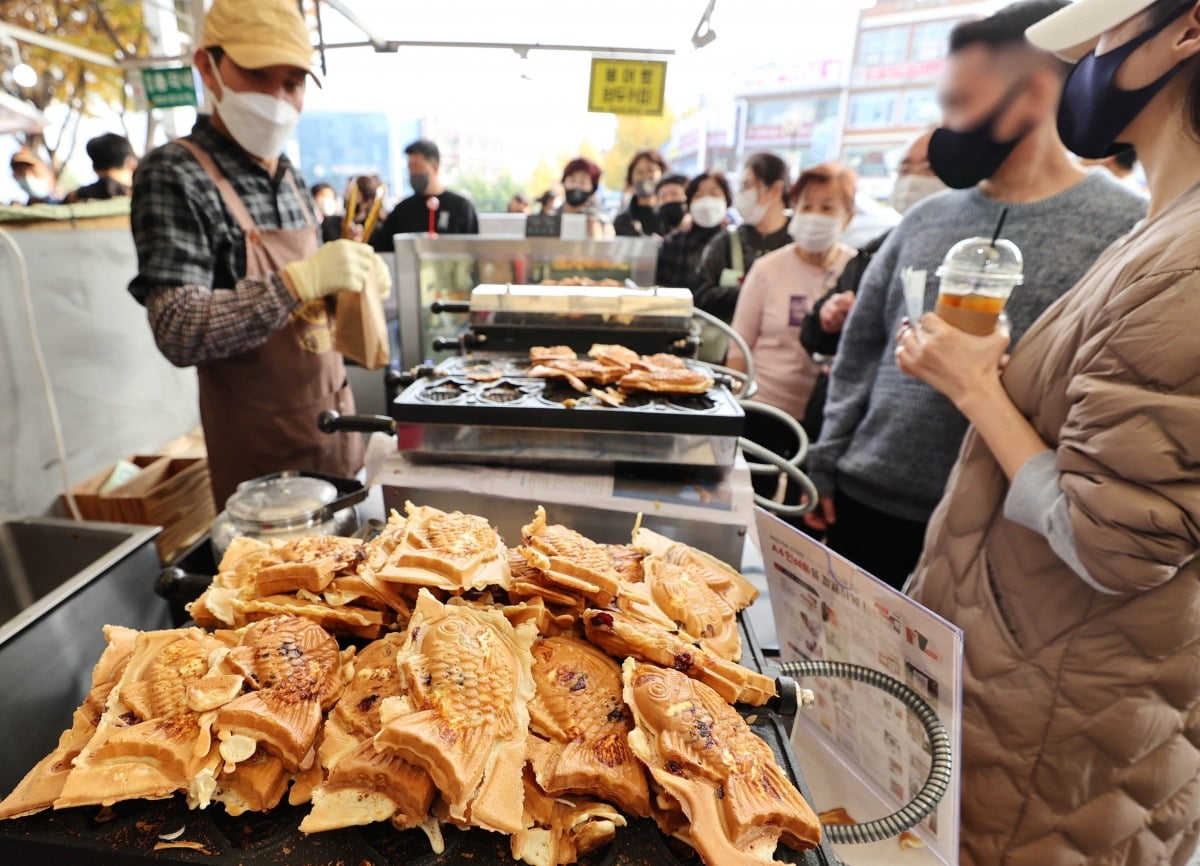  서울 종로구 광장시장의 붕어빵 노점. /사진=연합뉴스