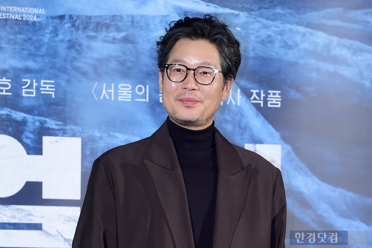 [포토] 유재명, '부드러운 미소~'