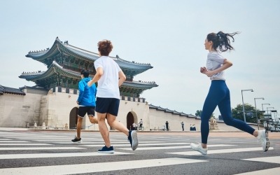 길 막고 인증샷 찍는 '러닝 크루'에 시끌…서울시도 나섰다