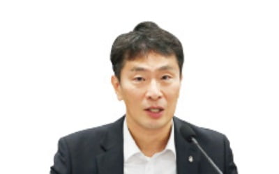 대출 줄이면서 금리도 내리라는 이복현