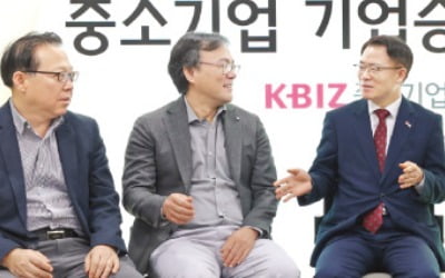 "100년 기업 시작은 기업승계 인식 전환부터"