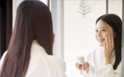 아모레퍼시픽, '에이피 뷰티'로 피부 회복·리프팅하며 호텔에서 휴식을