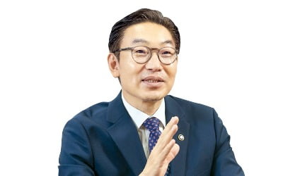 "빅데이터로 K기업 체질 개선…6G·UAM 표준특허 선점할 것"