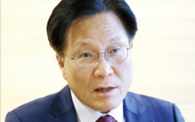 "역량 뛰어난 韓 예술가, 돈 잘 버는 기업가로 만들죠"