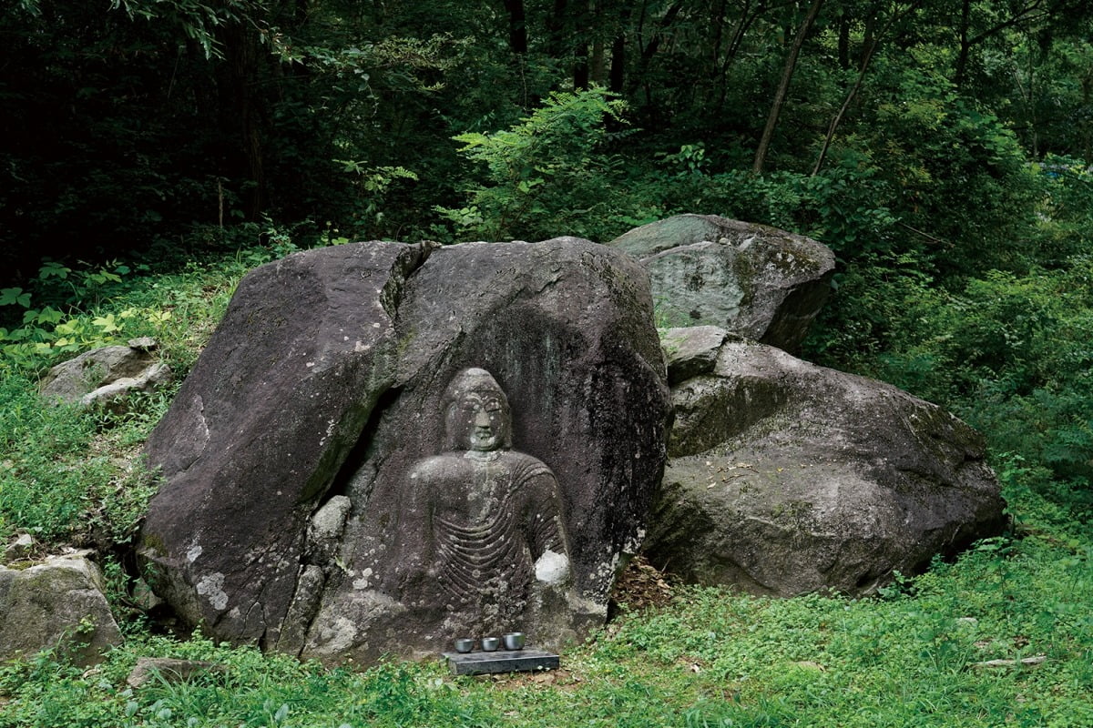 이끼바위쿠르르, 거꾸로 사는 돌, 2024년, 작가 제공 © 이끼바위쿠르르