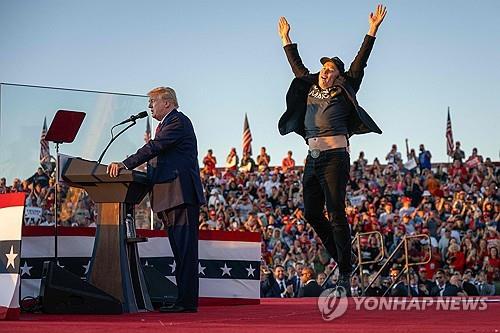 머스크 자산 다시 3천억달러 넘어…"머스크 최고 베팅은 트럼프"