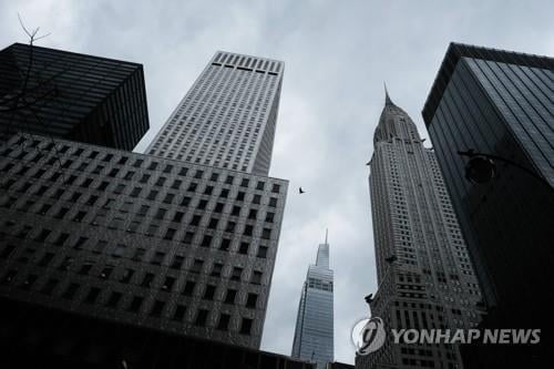 뉴욕증시, 우크라 리스크 확산에 보합권 마감 [출근전 꼭 글로벌브리핑]