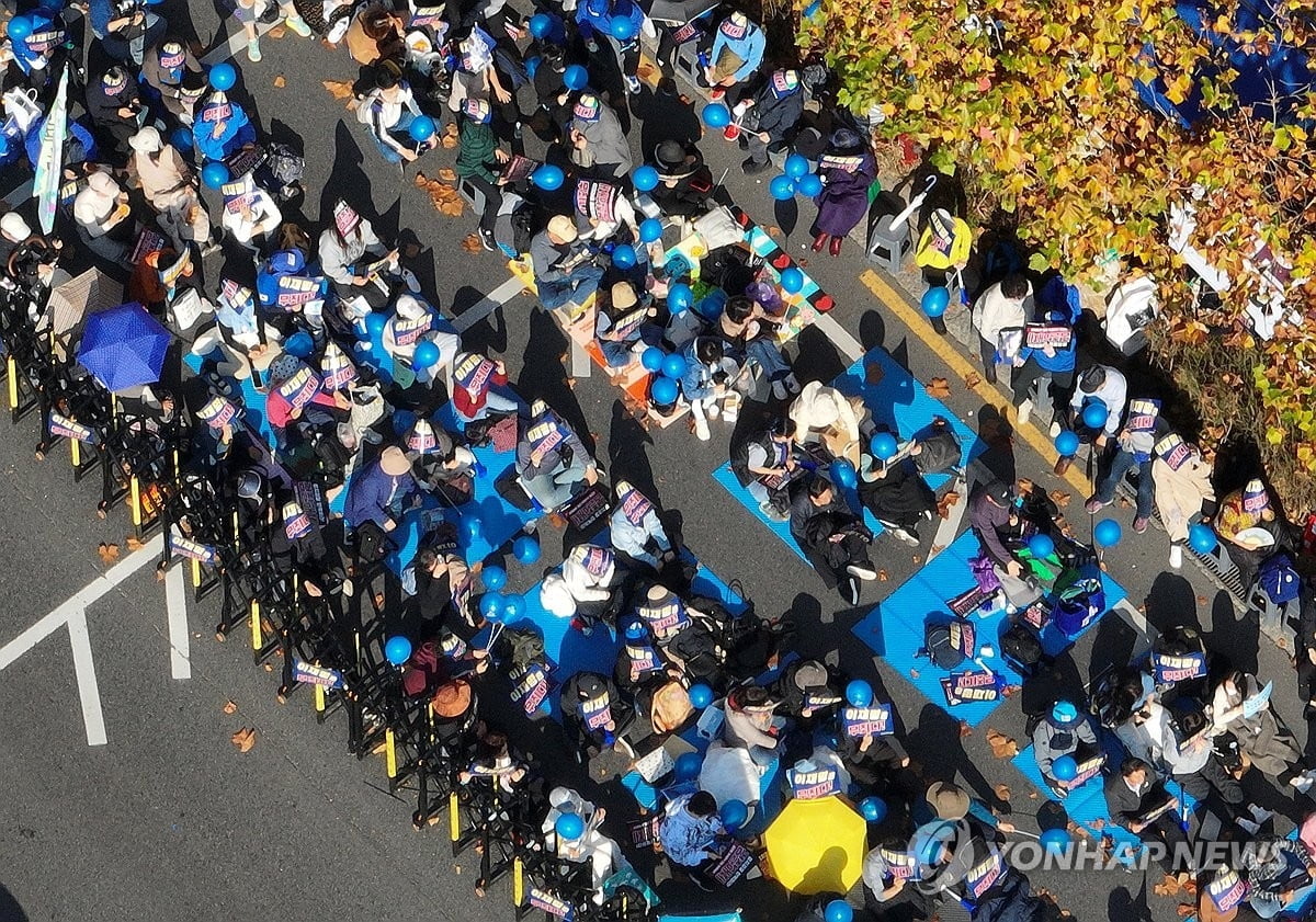 與, 민주당 장외집회에 "법치파괴 대가는 국민심판"