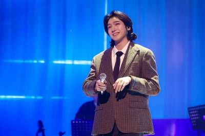 '가을 남자' 데이식스 성진, 눈물의 첫 솔로 콘서트…"숨통 트이고 단단해져"