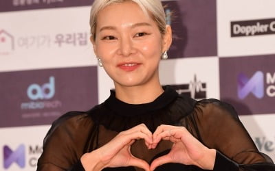 '37세' 송해나, ♥톱모델과 4년 사귀었다더니…데프콘 "마음 훔칠 수 있다"  핑크빛 예언 ('나솔')