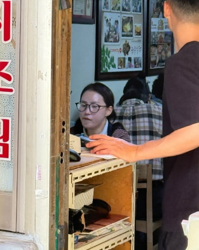 '35세' 조현아, 안경 썼을 뿐인데…야자 째고 분식집 간 여고생 비주얼