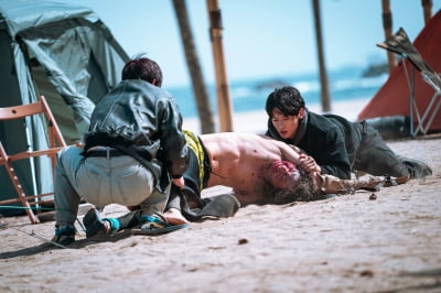 좀비버스, 제주도에서 서울까지…헬리콥터도 동원된 K-좀비쇼