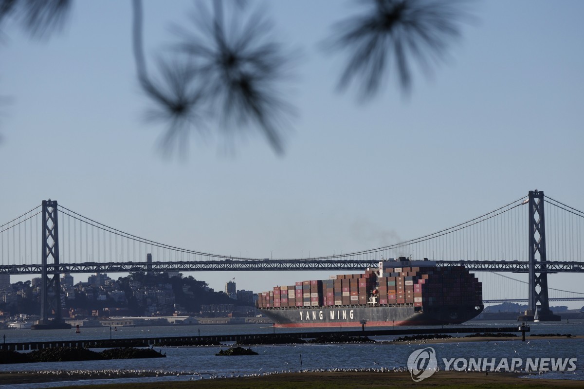 총리 급거 미국행·보복관세 만지작…트럼프 위협에 각국 부심