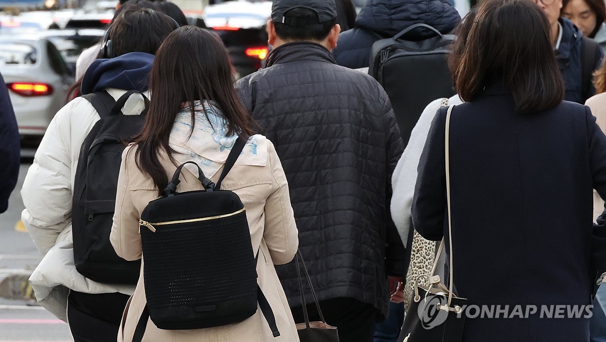 중부지방 아침 기온 5∼10도 뚝…강원북부산지엔 눈