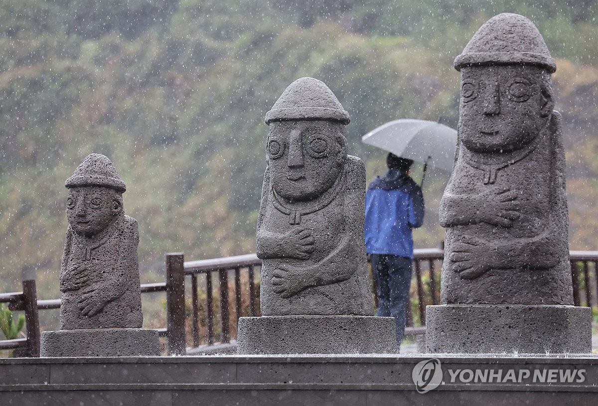 전국 흐리고 곳곳 비…낮 최고 19∼24도