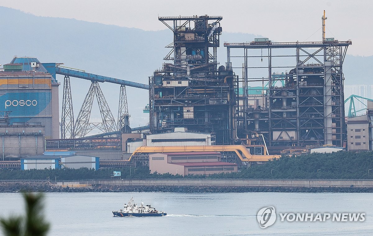 포철 쇳물 10% 담당 3파이넥스공장 화재…업계 "복구에 1주일 이상 예상"